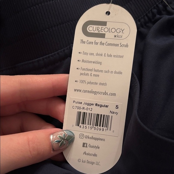 Cureology Women’s Navy 6-Pocket Elastic Waistband Cargo Jogger Scrubs - Size S - Picture 2 of 5